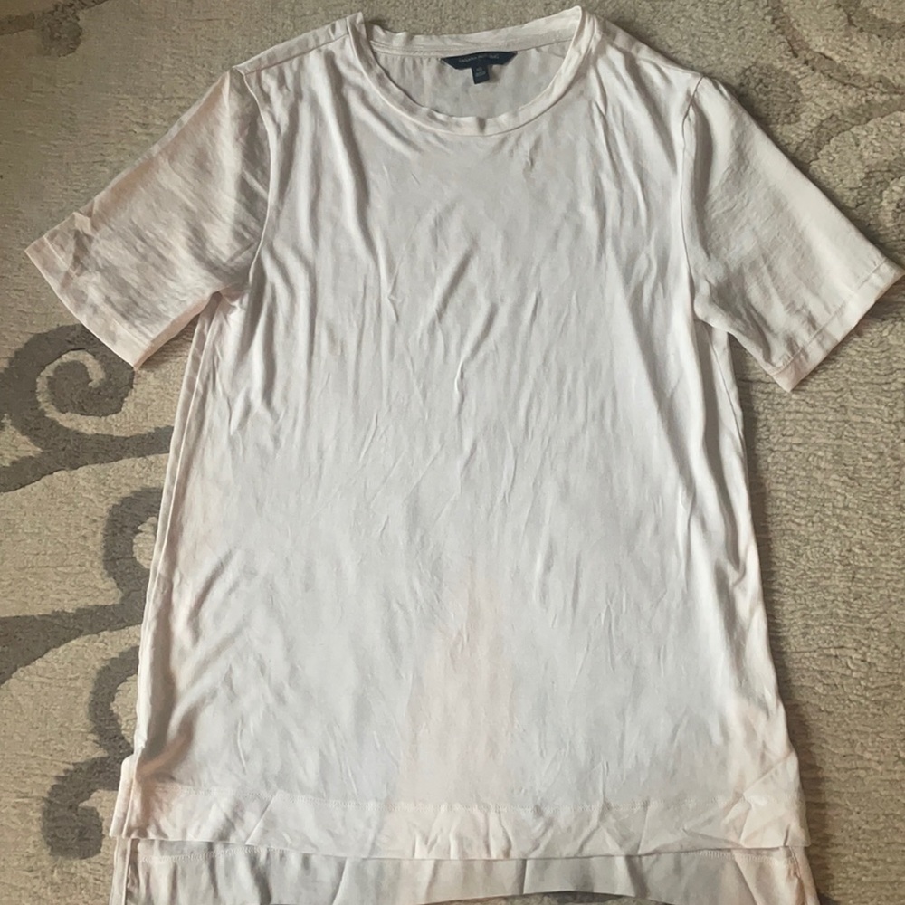 Banana Republic Off White Dressy Tee • Like New • Never Worn